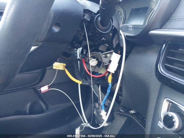 5XXGT4L33KG303794 KIA Optima Lx