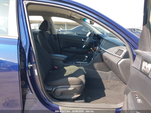 5XXGT4L33KG303794 KIA Optima Lx