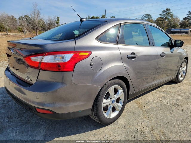 Ford Focus 2014 1FADP3F28EL217427 Image 4