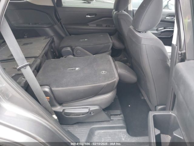 5N1DR3BB4NC230083 Nissan Pathfinder Sv 2wd