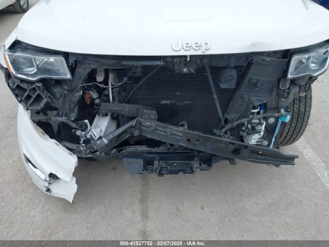 1C4RJFAGXMC687897 Jeep Grand Cherokee Laredo E 4x4