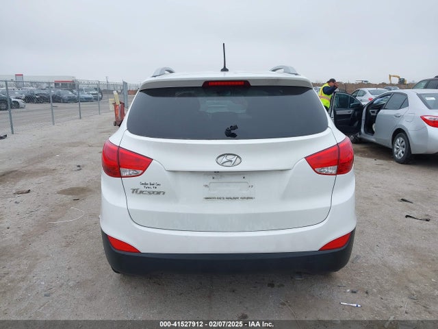 KM8JU3AG6EU879974 Hyundai TUCSON SE