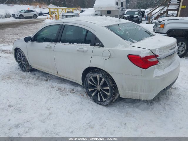 2013 CHRYSLER 200 1C3CCBBB0DN728493 Photo 2