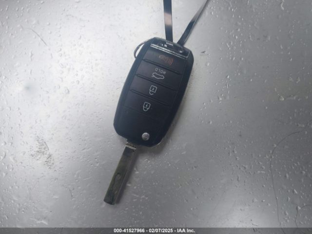 3KPA25AB4KE223650 KIA Rio 5-door S