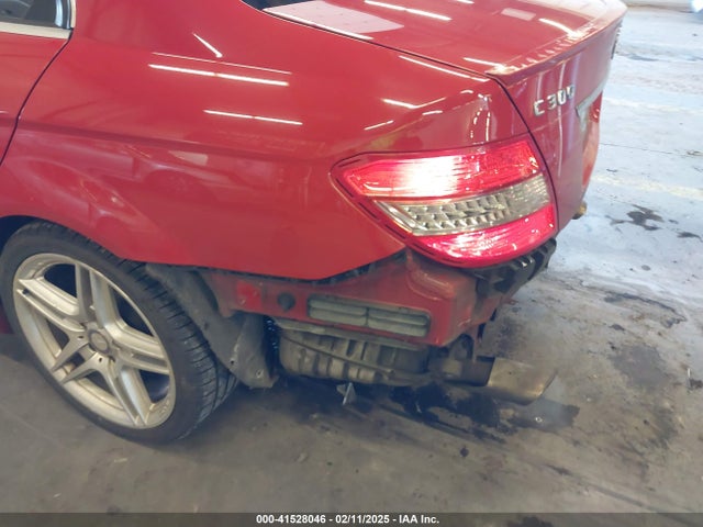2010 Mercedes-benz C 300 Luxury/sport მანქანა იყიდება აუქციონზე, vin: WDDGF5EB0AF414954, აუქციონის ნომერი: 41528046