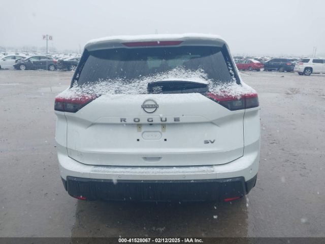 5N1BT3BA9RC737115 Nissan Rogue Sv Fwd