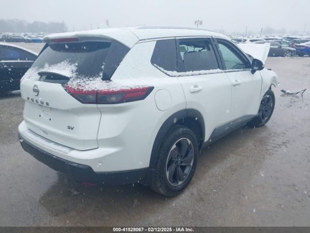 5N1BT3BA9RC737115 Nissan Rogue Sv Fwd