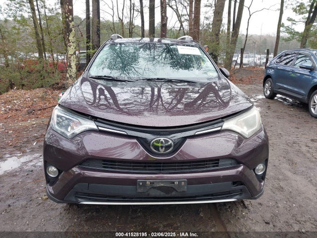 2T3RFREV4JW771167 Toyota Rav4 Adventure/xle