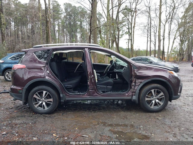 2T3RFREV4JW771167 Toyota Rav4 Adventure/xle