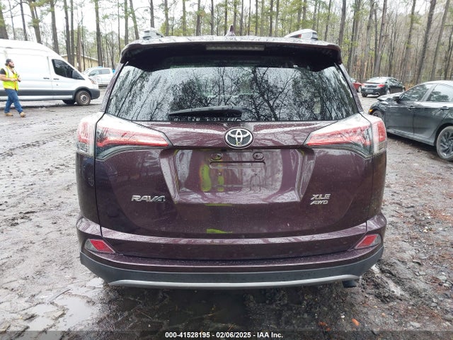 2T3RFREV4JW771167 Toyota Rav4 Adventure/xle