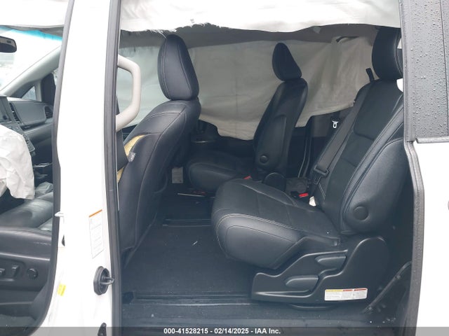 5TDXK3DC9GS765651 Toyota Sienna Se Premium 8 Passenger