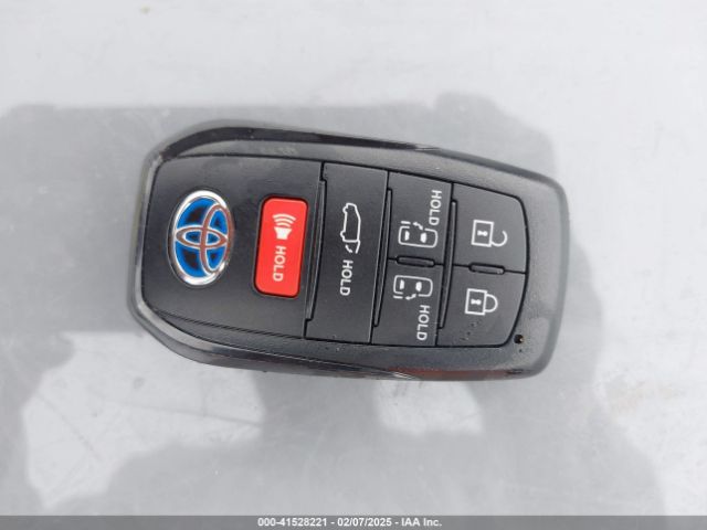 5TDESKFC5PS097037 Toyota Sienna Platinum
