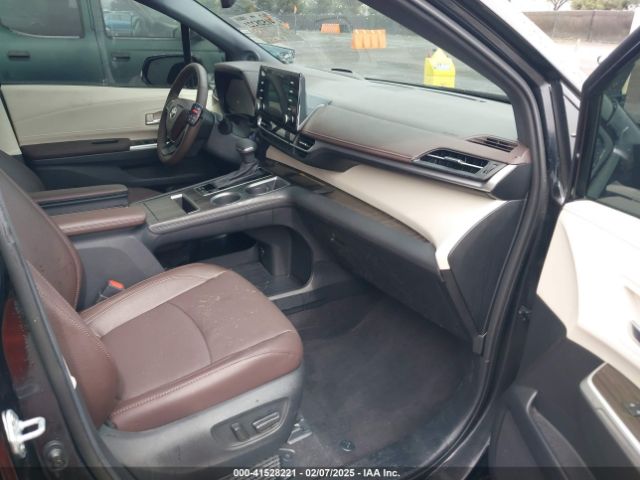 5TDESKFC5PS097037 Toyota Sienna Platinum