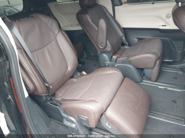 5TDESKFC5PS097037 Toyota Sienna Platinum