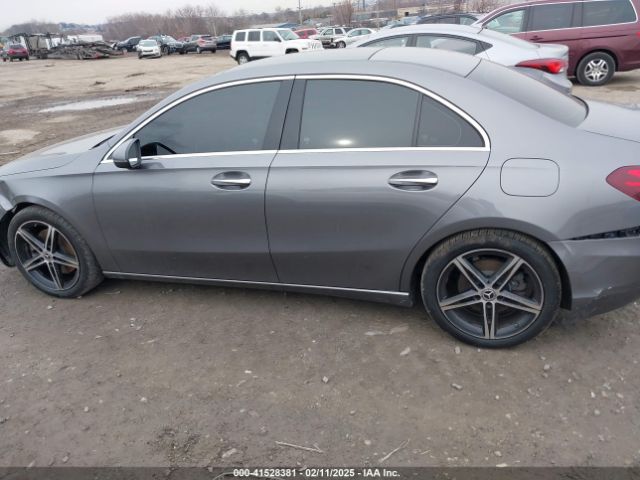 W1K3G4FB2MJ292636 Mercedes-Benz A 220 4matic