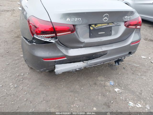 W1K3G4FB2MJ292636 Mercedes-Benz A 220 4matic