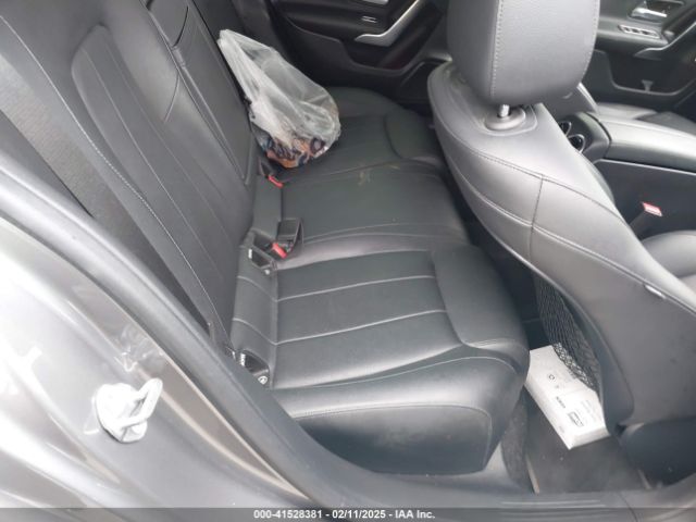 W1K3G4FB2MJ292636 Mercedes-Benz A 220 4matic