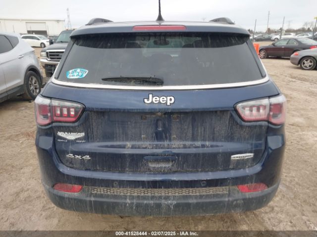 3C4NJDBB8JT142514 Jeep Compass Latitude 4x4
