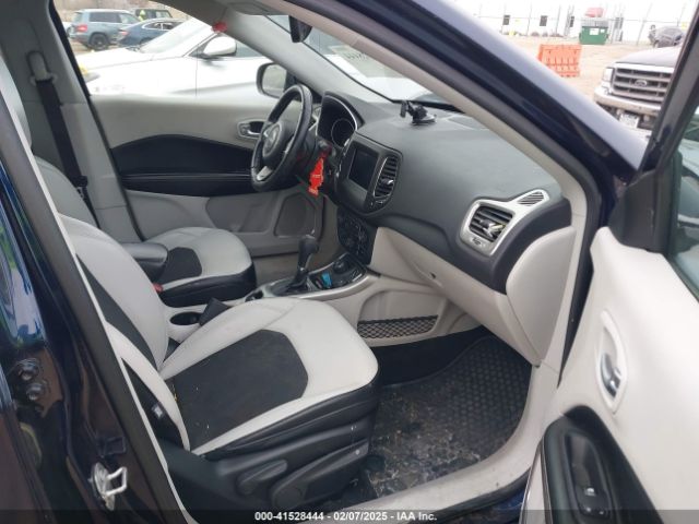 3C4NJDBB8JT142514 Jeep Compass Latitude 4x4