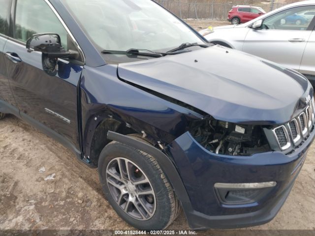 3C4NJDBB8JT142514 Jeep Compass Latitude 4x4