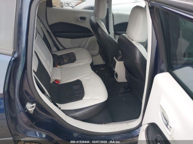 3C4NJDBB8JT142514 Jeep Compass Latitude 4x4