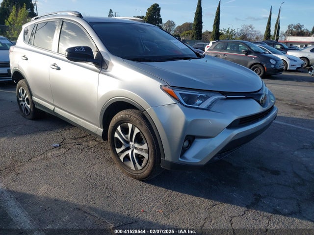 Toyota RAV4 LE 2018 JTMZFREV7JJ176537 Image 1