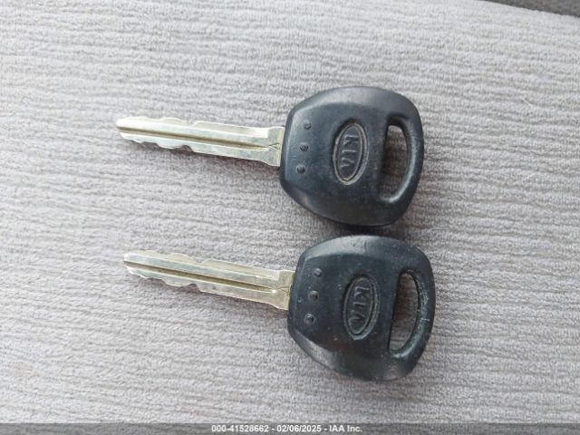 KNDMG4C7XE6542143 KIA SEDONA LX