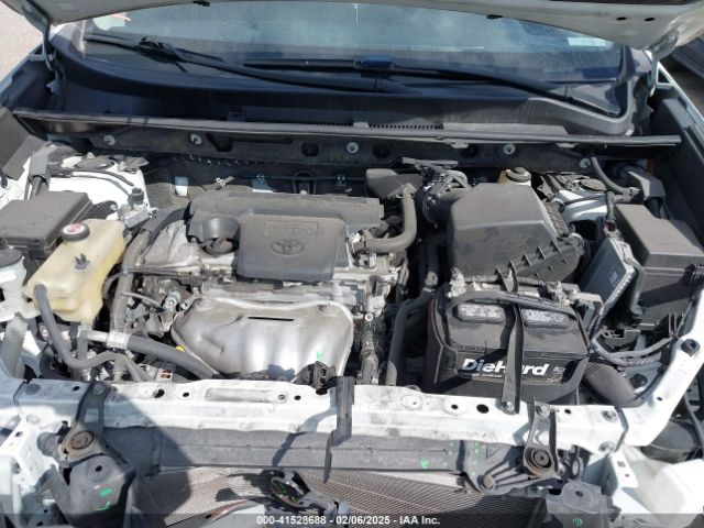 JTMZFREV8JJ732113 Toyota RAV4 LE