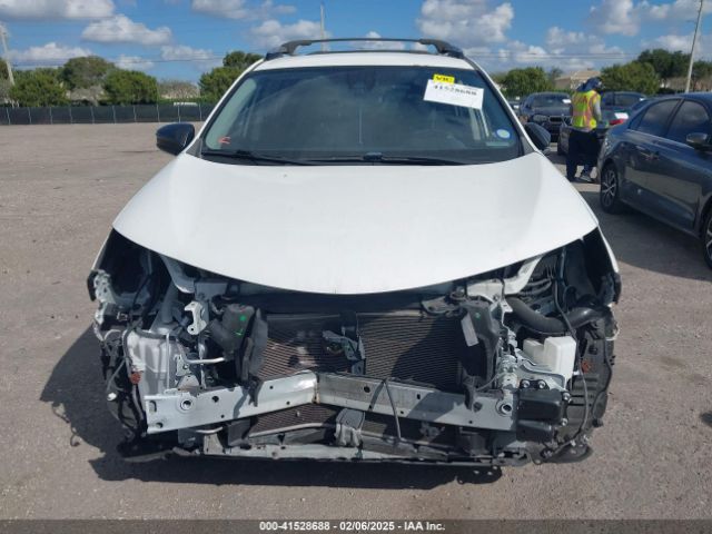 JTMZFREV8JJ732113 Toyota RAV4 LE