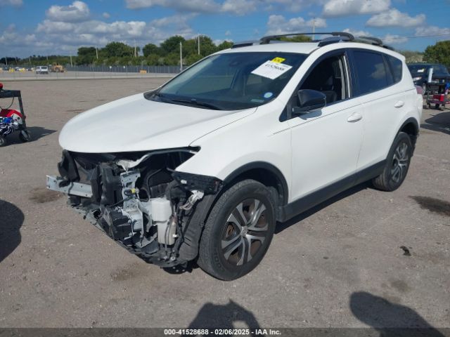 JTMZFREV8JJ732113 Toyota RAV4 LE
