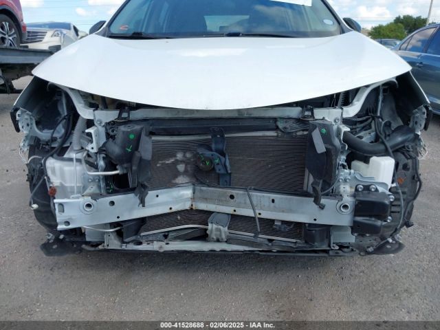 JTMZFREV8JJ732113 Toyota RAV4 LE