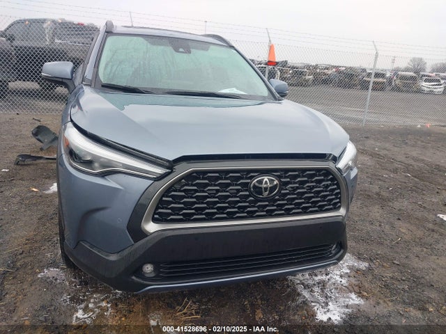7MUDAAAG2NV011575 Toyota Corolla Cross Xle