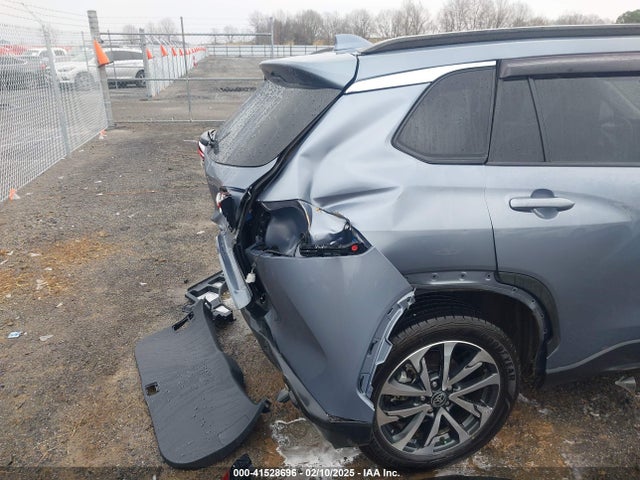 7MUDAAAG2NV011575 Toyota Corolla Cross Xle