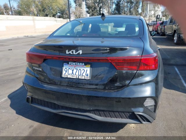 3KPF24AD4PE518157 KIA Forte Lxs