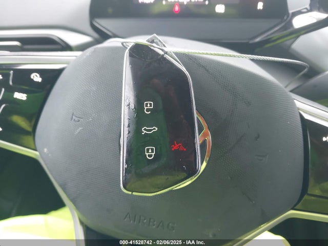 1V2BMPE8XPC052229 Volkswagen Id.4 Standard