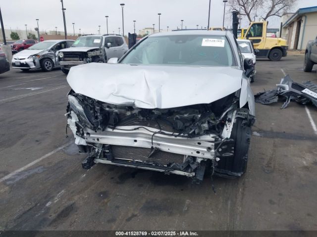 4T1T11BK2NU060596 Toyota Camry Se Awd