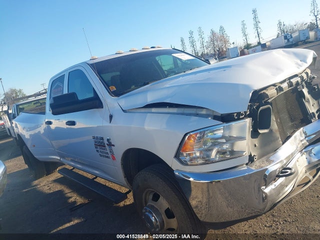 41528849 :رقم المزاد ، 3C63RRGL5JG120386 vin ، 2018 Ram 3500 Tradesman  4x4 8' Box مزاد بيع