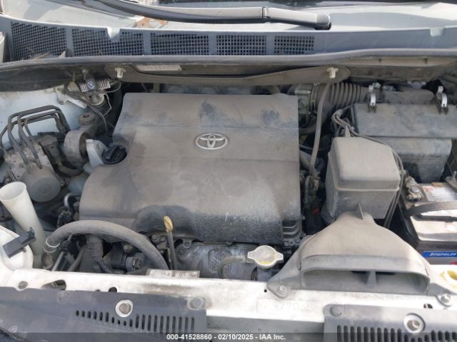 5TDXK3DC1GS714094 Toyota Sienna Se 8 Passenger