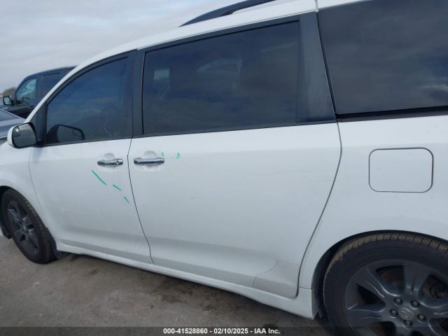 5TDXK3DC1GS714094 Toyota Sienna Se 8 Passenger
