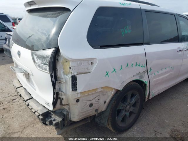 5TDXK3DC1GS714094 Toyota Sienna Se 8 Passenger