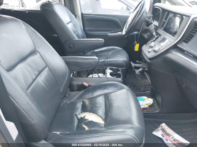 5TDXK3DC1GS714094 Toyota Sienna Se 8 Passenger