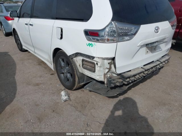 5TDXK3DC1GS714094 Toyota Sienna Se 8 Passenger