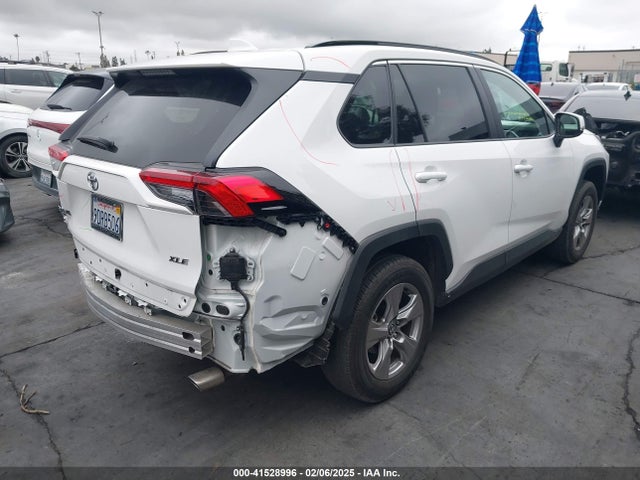 Toyota Rav4 Xle 2022 2T3W1RFV8NC211823 Image 4