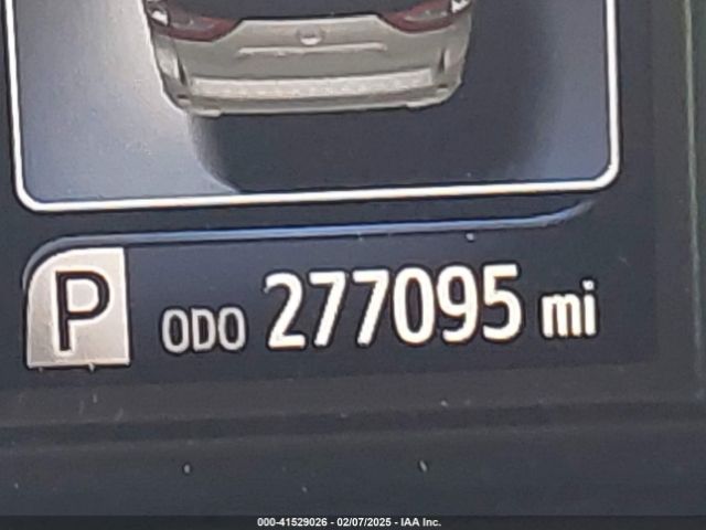 5TDKZ3DC1JS949043 Toyota Sienna Le 8 Passenger