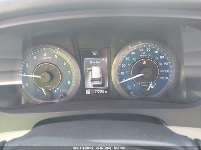 5TDKZ3DC1JS949043 Toyota Sienna Le 8 Passenger