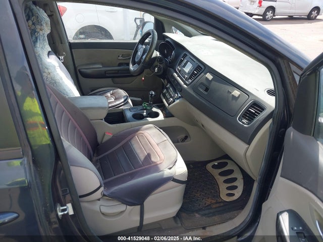 KIA SEDONA LX 2016 KNDMB5C18G6128037 Image 5