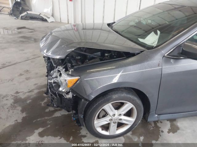 4T1BF1FK9EU402889 Toyota CAMRY SE
