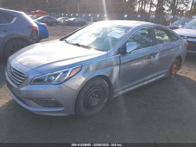 Hyundai Sonata Limited 2015 5NPE34AFXFH195561 Image 2