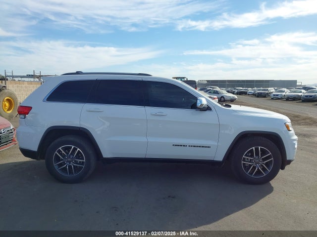 1C4RJEAG0KC603853 Jeep Grand Cherokee Laredo E 4x2
