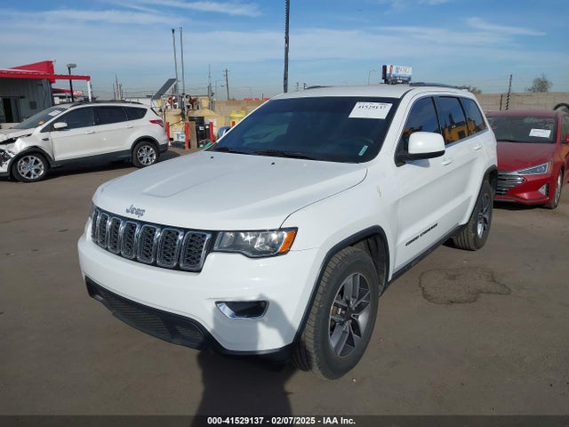 1C4RJEAG0KC603853 Jeep Grand Cherokee Laredo E 4x2